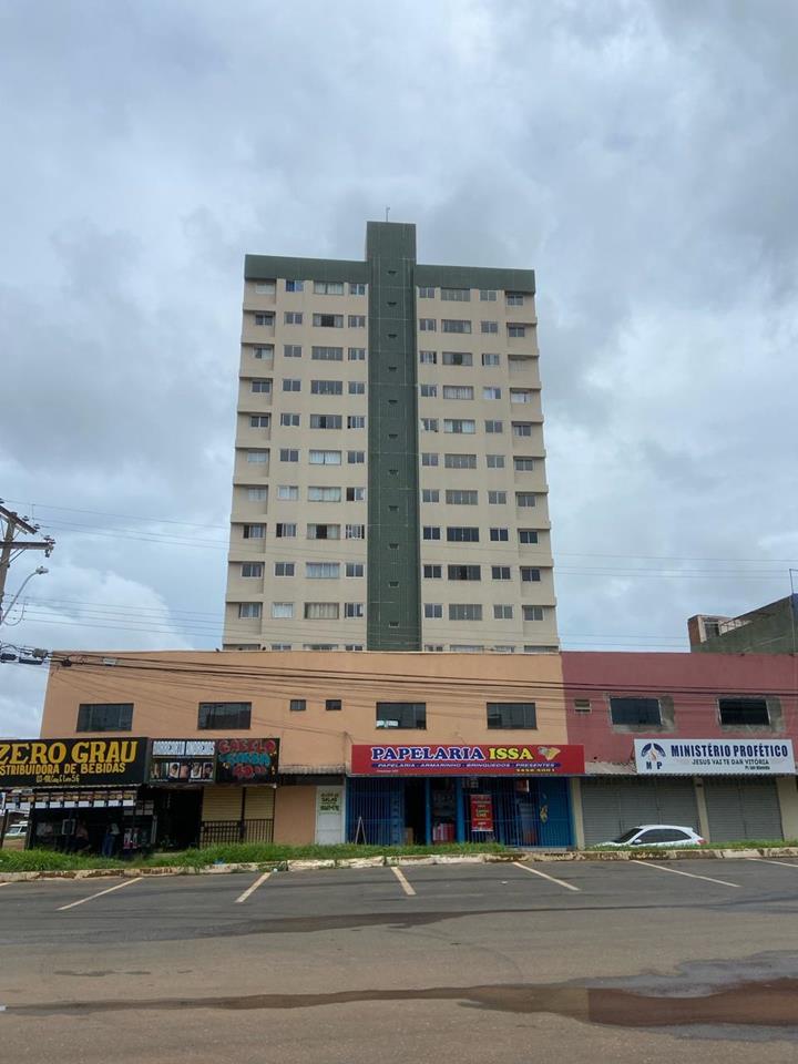 QS 410 Conjunto H - vendo terreno na QS 410  900 m2 de esquina com 3 frentes. constrói 3.150m2 em samambaia norte